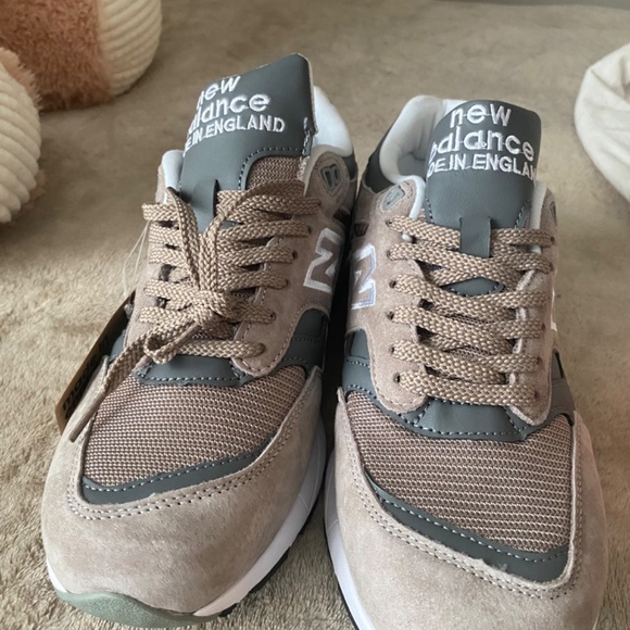 New Balance 1530 made in England main image 6